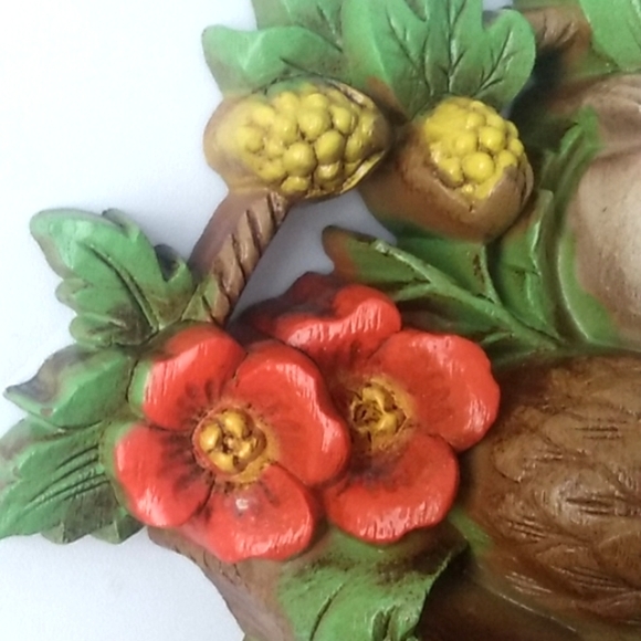 Burwood 1969 faux wicker Basket w/ fruit, flowers wall plaques - Picture 7 of 16